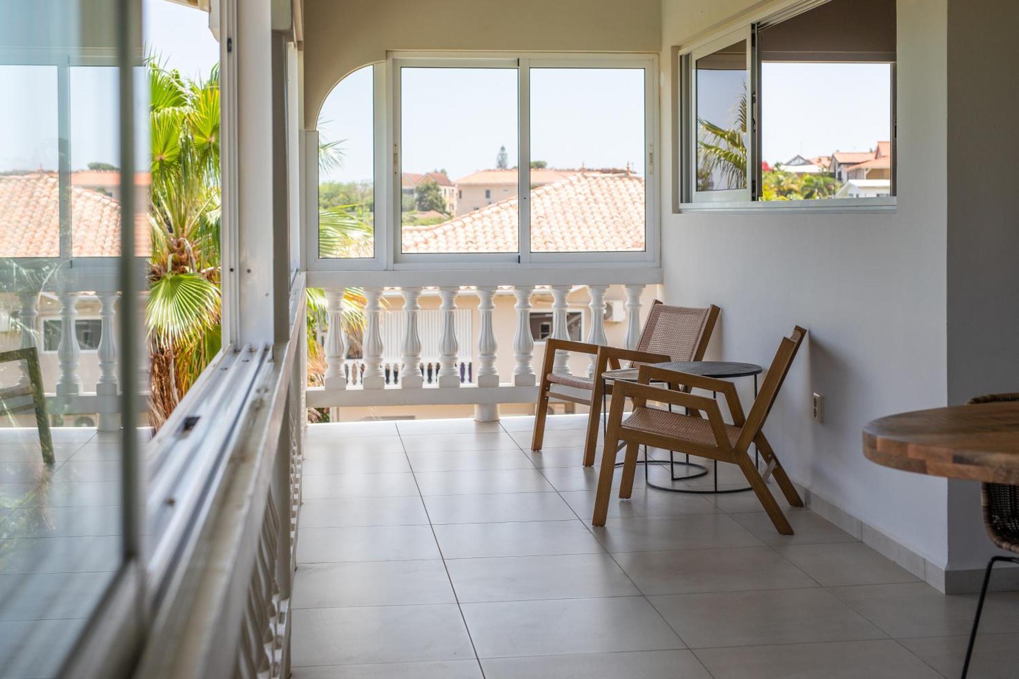 Jt Curacao Apartments Jan Thiel Eksteriør bilde